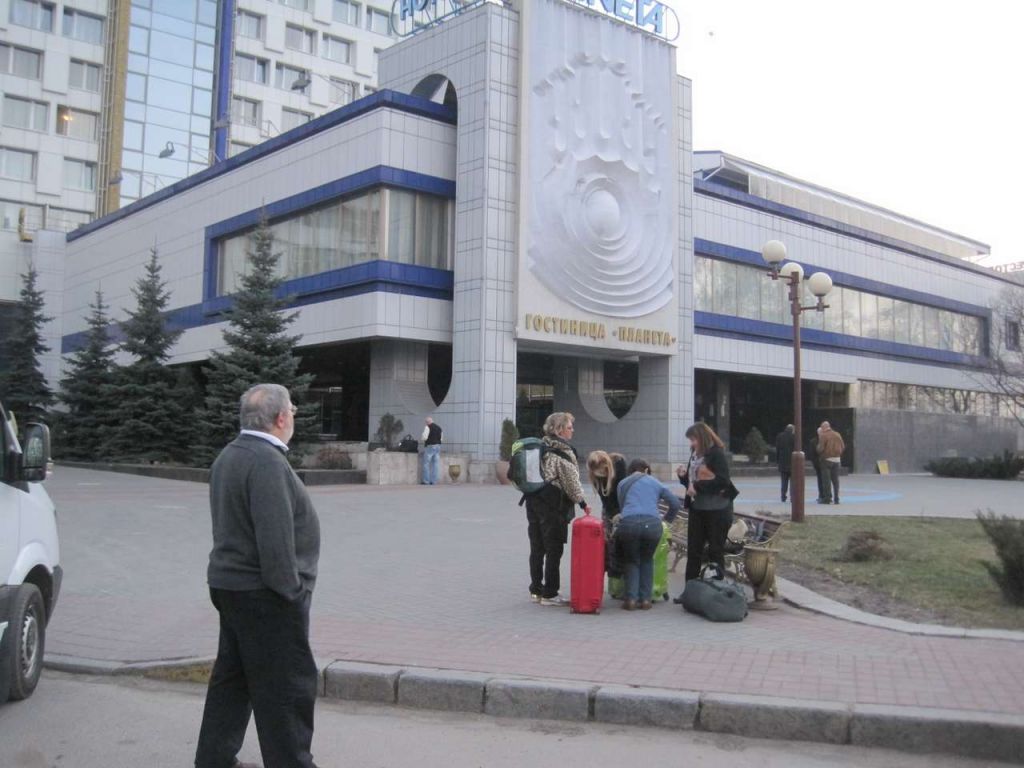 r 02 IMG_1076.02 .jpg